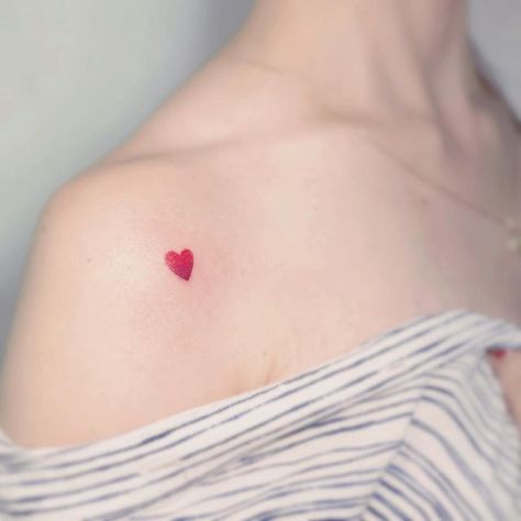 𝑬𝑽𝑨 𝑬𝑫𝑬𝑳𝑺𝑻𝑬𝑰𝑵 | 𝐓𝐚𝐭𝐭𝐨𝐨 𝐀𝐫𝐭𝐢𝐬𝐭 on Instagram: "Little gradient heart (little cover up) #hearttattoo #tinytattoo #sweettattoo #littletattoo #smalltattoo #tattooidea #littlehearttattoo" Pink Tattoo Aesthetic, Pink Heart Tattoo, Little Heart Tattoos, Gradient Heart, Red Heart Tattoos, Pink Tattoo, Tattoo Templates, Sweet Tattoos, Art Idea