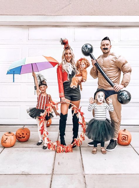 Family Circus Costumecountryliving Halloween Costumes Circus, Circus Clown Outfit, Circus Family Costume, Costume Halloween Famille, Matching Family Halloween Costumes, Circus Halloween Costumes, Halloween Costume Couple, Family Themed Halloween Costumes, Costume For Dogs