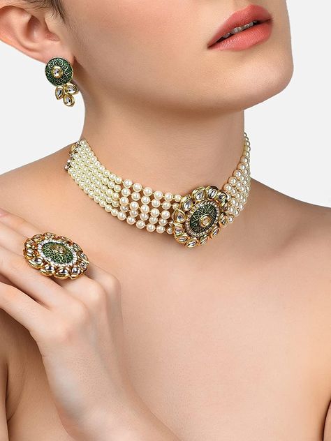 Bridal Choker Set, White Choker Necklace, Kundan Choker Set, Unique Wedding Jewelry, Bridal Jewellery Inspiration, Indian Choker Necklace, Kundan Jewellery Bridal, Gold Bracelet Simple, White Choker