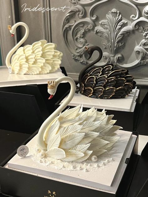 Swan Cake, Kue Macaroon, Pastry Design, Chocolate Recipes Homemade, Easter Bunny Cake, Fantasy Cake, Luxury Cake, Elegant Birthday Cakes, Bird Cakes