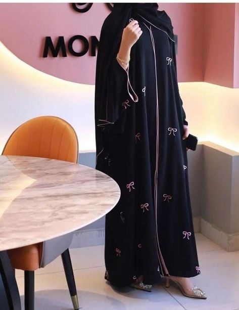 Aesthetic Boarders, Stylish Abaya Designs, Abaya Burkha, Boarders Designs, Dress Paterns, Burkha Designs, Latest Abaya Designs, Burqa Designs, Embroidery Abaya