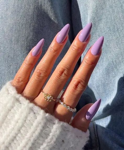 41 Insanely Trendy January Nails Ideas To Kickstart Your Year Nails Inspo Lavender, Lila Nails Lavender, Nail Spring 2024, Summer Nails Lavender, Lavender Almond Nails, Lavender Nails With Design, Lavender Nail Ideas, Nail Art Viola, Lila Nails