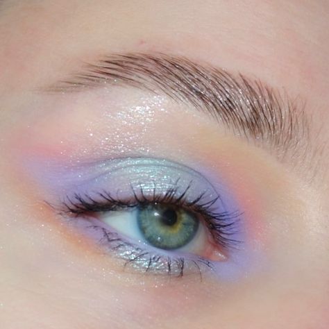 🦄 @colourpopcosmetics fade into hue PR @iliabeauty mascara @nyxcosmetics brow glue @benefitcosmetics brow pen #colorfulmakeup #funmakeup … | Instagram Fade Into Hue, Brow Glue, Pastel Makeup, Brow Pen, Nyx Cosmetics, Colorful Makeup, Best Makeup Products, Makeup Looks, Glue