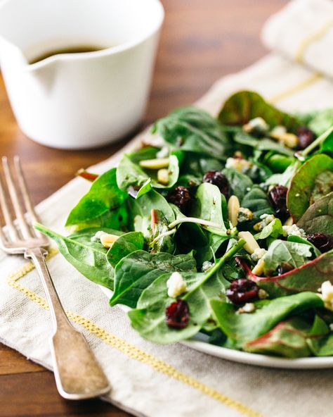 Simplest Green Salad with Balsamic Vinaigrette Recipes With Balsamic, Recipes With Balsamic Vinegar, Salad With Balsamic Vinaigrette, Green Salad Dressing, Mixed Green Salad, Balsamic Vinegar Recipes, Balsamic Vinaigrette Recipe, Spinach Salad Recipes, Green Salad Recipes