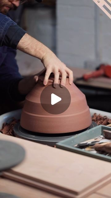 Pottery On The Wheel, Florian Gadsby, The Vessel, Oddly Satisfying, Pottery Wheel, Clay Pots, Upside Down, Left Hand, That Way