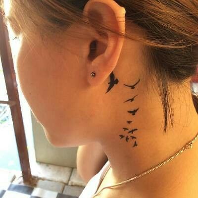 Henna On The Neck, Back Of The Neck Small Tattoos, Word Neck Tattoos, Butterfly Neck Tattoo, Small Neck Tattoos, Girl Neck Tattoos, Henna Style Tattoos, Beginner Tattoos, Cute Henna