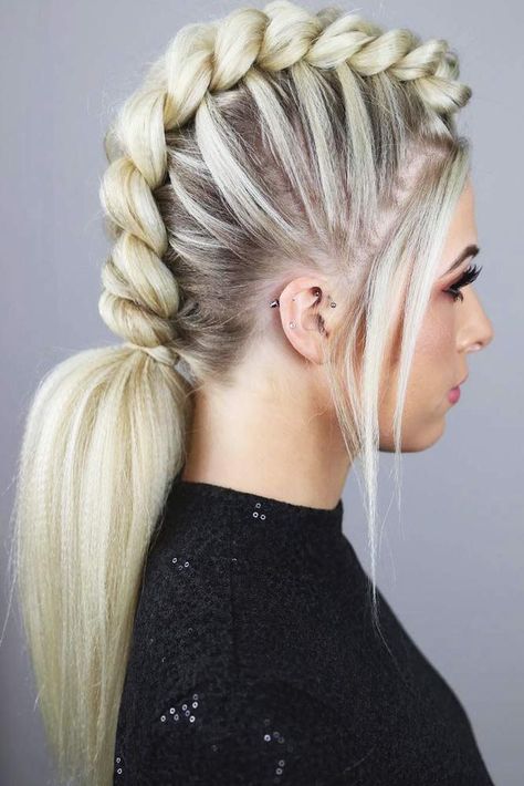 Ponytail Mohawk, Mohawk Ponytail, Mohawk Hairstyle, Mohawk Braid, Fesyen Rambut, Long Box Braids, Mohawk Hairstyles, Fishtail Braid, Trending Hairstyles