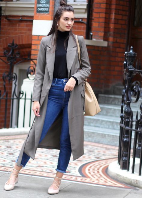 Duster Coat Outfit, Girls Long Coat, Coat Outfit Casual, Long Coat Outfit, My Personal Style, Celebrity Casual Outfits, Look Formal, Stylish Winter Outfits, Winter Fashion Outfits Casual