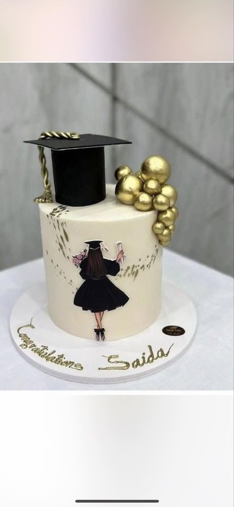 Simple Graduation Cakes, High School Graduation Cakes, Graduation Cake Designs, Graduation Party Desserts, Modern Birthday Cakes, Graduation Party Cake, Buttercream Cake Decorating, Homemade Birthday Cakes, Specialty Cake