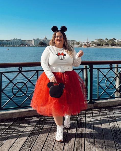 This right here is one of my favorite outfits that I’ve put together. It just looks so cute! 🥰🥹 Also, what can be better than spending some time at The Boardwalk? It’s my fave. You can also shop this look on my LTK✨ Hi, I’m Nicole — your plus-size Disney bestie. Follow me here @awalkdownmainstreet for more posts like this and Disney-Style #disneystyle #disneycreators #plussize #plussizedisney Plus Disney Outfits, Plus Size Disney Outfits, Classic Minnie Mouse, Plus Size Disney, Disney Lifestyle, Disney Bounds, Minnie Mouse Outfits, Disney Bounding, Disney Outfits