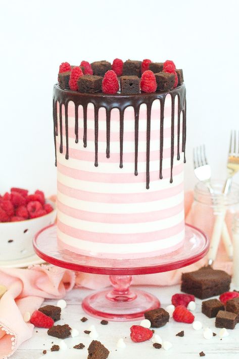 Raspberry Cream Filling, Raspberry Brownie, White Chocolate Raspberry Cake, Chocolate Raspberry Brownies, Chocolate Peppermint Cake, Cake By Courtney, Heart Sweets, Cakes Elegant, Best Buttercream Frosting