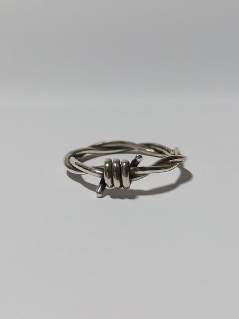 Barbed Wire Ring Goth Ring Punk Ring Edgy Ring Silver - Etsy Barbed Wire Ring, Minimalistic Ring, Edgy Rings, Goth Ring, Bijoux Fil Aluminium, Wire Ring, Barbed Wire, Wire Rings, Women Ring