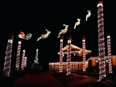 Large Outdoor Christmas Decorations, Outdoor Christmas Light Displays, Outdoor Christmas Decorations Lights, Best Christmas Light Displays, Christmas Lights Outside, Decorations Lights, Christmas Light Installation, Hanging Christmas Lights, Best Christmas Lights