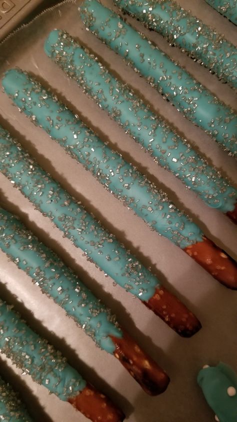 Baby shower tiffany blue and silver chocolate covered pretzels Tiffany Sweet 16 Party Ideas, Tiffany Co Birthday Ideas, Tiffany Blue Graduation Party, Aqua Party Theme, Tiffany Blue Sweet 16 Ideas, Tiffany Inspired Party, Tiffany Blue And Silver Wedding, Tiffany’s Themed Party, Tiffany And Company Bridal Shower Ideas