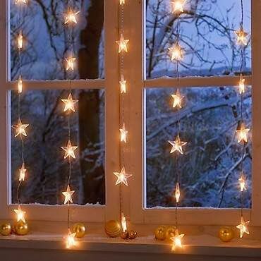 Star holiday lights in window God Jul, Hus Inspiration, Noel Christmas, Holiday Lights, My New Room, Dream Room, The Window, All Things Christmas, Winter Christmas