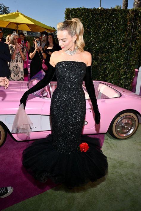 Movie Premiere Outfit, Margot Robbie Outfit, Barbie Merchandise, Barbie Premiere, Mermaid Midi Dress, Barbie Movie, Movie Premiere, Barbie Movies, Wiggle Dress