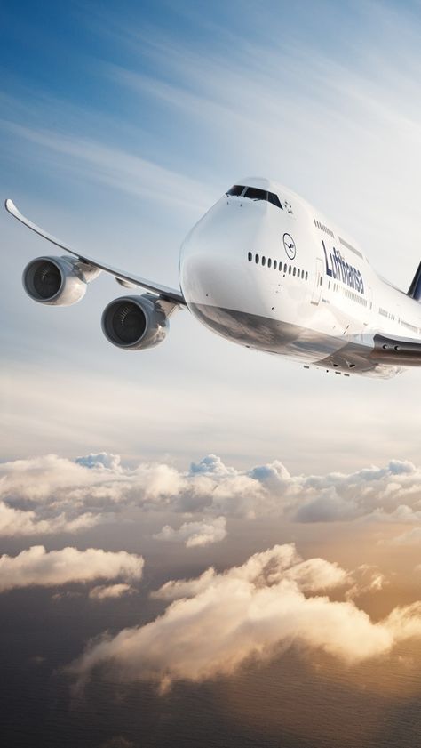 Lufthansa 747-8 travel & #save on tickets with #AirConcierge.com Boing 747 Airplane, Jets Privés De Luxe, Air Malta, Boeing 747 8, Jet Privé, Plane Flight, Airplane Wallpaper, Airplane Flying, Air China