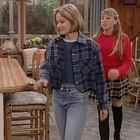 Full House Outfits, Stephanie Tanner, Dj Tanner, 90’s Outfits, Cher Horowitz, 90s Fits, 90s Inspired Outfits, Tv Fashion, Tv Show Outfits