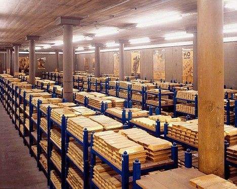 The bank of England Gold Vault from "15 Most Impenetrable Bank Vaults" - Silver Vaults, Gold Vaults | CMI Gold and Silver (website, click picture for link) Gold Vault, Gold Mines, Gold Reserve, Gold Bullion Bars, Gold Investments, Bank Of England, Money Stacks, Gold Stock, Gold Bars