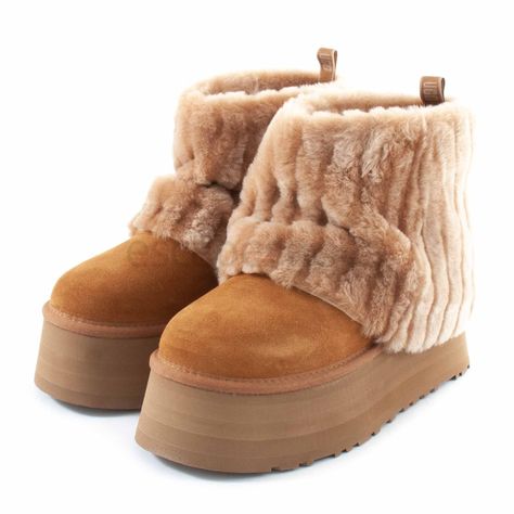 Buty Ugg, Cute Uggs, Dr Shoes, Ugg Classic Mini, Girly Shoes, Aesthetic Shoes, Swag Shoes, Ugg Classic, 여자 패션