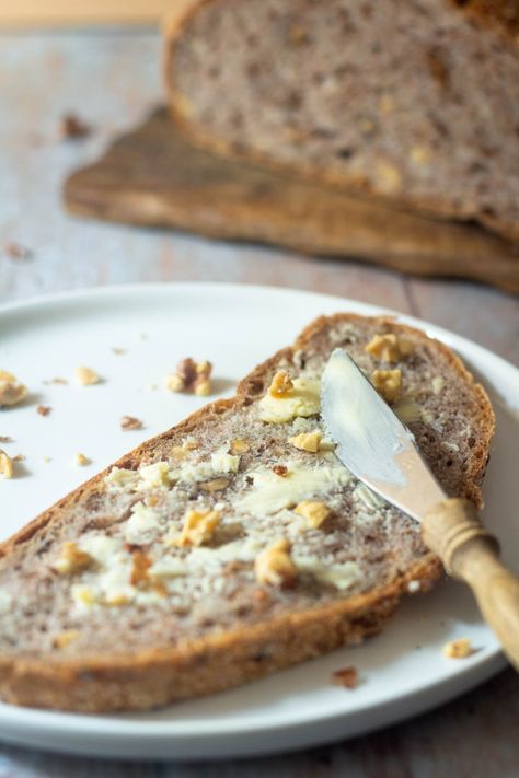 Recipe for German-style Walnut Bread ('Walnussbrot') Walnut Bread Recipe, Baked Breads, German Bread, Easy To Bake, Bread Tin, Walnut Recipes, Protein Bread, Walnut Bread, Roasted Walnuts