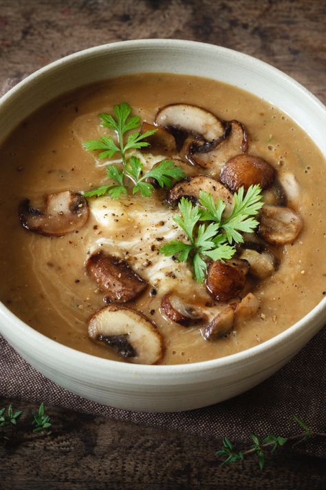 Mixed mushroom soup Best Mushroom Soup, Mushroom Soup Recipe, Low Calorie Soup, Vegetarian Soup Recipes, Mushroom Soup Recipes, Vegan Soup Recipes, Delicious Soup Recipes, Vegetarian Lunch, Healthy Lunches