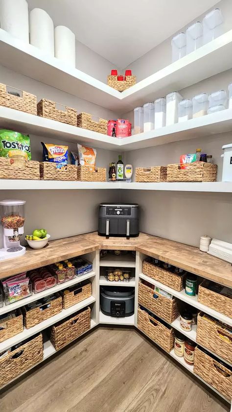 Corner Pantry Ideas, Walk In Pantry Ideas, Pantry Renovation, Pantry Closet Design, Pantry Layout, Pantry Inspiration, Dream Pantry, House Pantry, Farmhouse Pantry