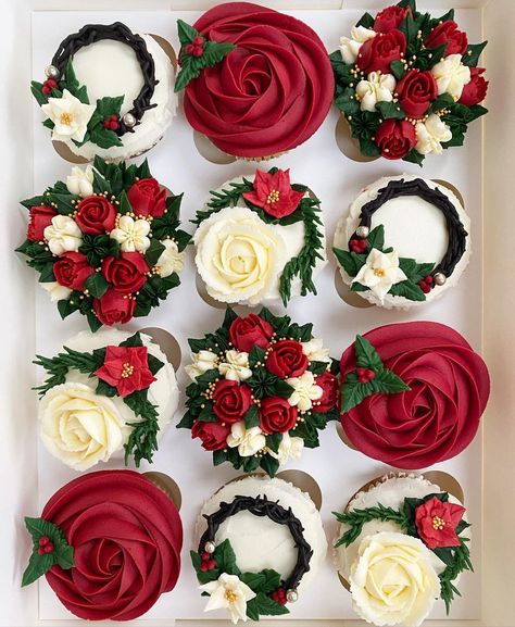 Kerry’s Bouqcakes on Instagram: “Merry Christmas everyone 🎄” Christmas Cupcakes Recipes, Cupcake Decorating Tips, Buttercream Flower, Christmas Cake Designs, Cupcake Cake Designs, Floral Cupcakes, Cake Decorating Piping, Cupcake Designs, Cake Decorating Designs