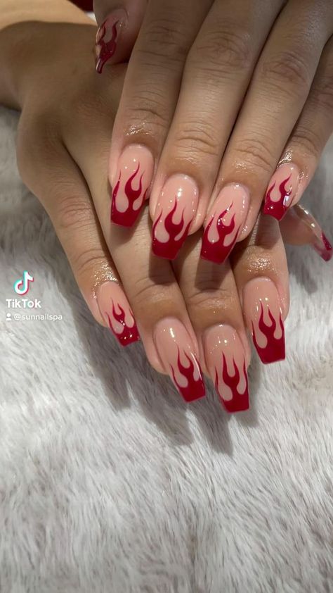 Red Fire Nails Designs, Nail Fire Art Red, Red Snake Nails, Nail Art Aesthetic Red, Devil Nails Designs, Red Fire Nails, Cute Red Nail Ideas, Red Flame Nails, Devil Nails