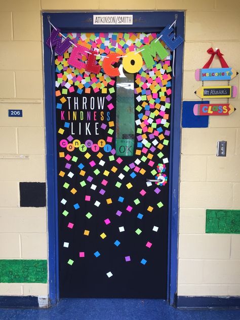 Kindness Door Decorations, Door Decorations School, Kindness Door, K4 Classroom, Recognition Board, Confetti Classroom, Diy Door Knobs, Bedroom Door Decorations, Room Parent