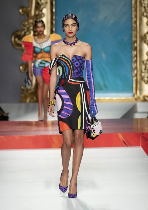 SS 2020 Fashion Show Moschino Cubism Fashion, Mode Pop, Pop Art Fashion, Sonia Delaunay, High Fashion Runway, Moschino Dress, Abstract Fashion, Dress Illustration, Sketches Dresses