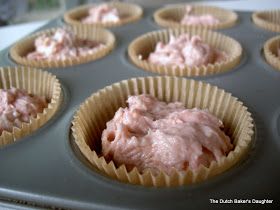 The Dutch Baker's Daughter: Strawberry-Rhubarb Cupcakes Strawberry Rhubarb Cupcakes, Rhubarb Cupcakes Recipe, Rhubarb Cupcakes, Rhubarb Crumble, Food Contest, Strawberry Cupcakes, Strawberry Rhubarb, Flour Recipes, Strawberry Fields