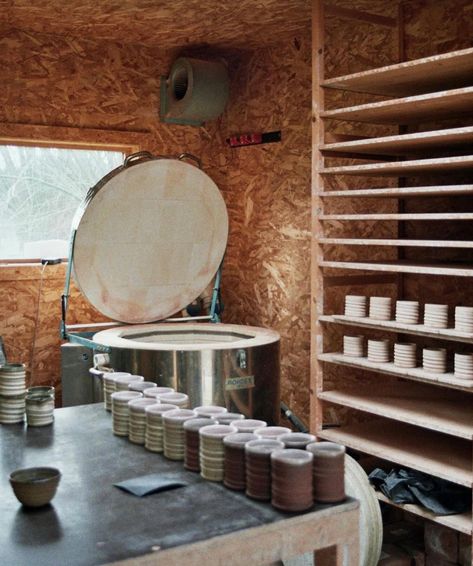 This plates are definitely perfect. #claypieceoftheweek by @saradelesiekeramiek #rohde #rohdekiln #kiln #brennofen #ofen #keramik #ceramics #pottery #studio #fun #töpfern #plates Small Pottery Studio, Ceramic Kiln, Pottery Kiln, Small Pottery, Ceramic Workshop, Painting Workshop, Ceramics Pottery, Ceramic Studio, April 16