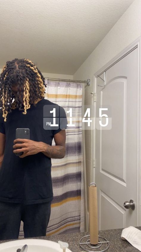 Blonde Two Strand Twist Men, Dreads Blonde Tips, Dread Inspo Men, Dyed 2 Strand Twist, 2 Strand Dreads, Blonde Tip Locs, Dyed Braids Men, Highlights Dreads, Dyed Dreads Men Tips