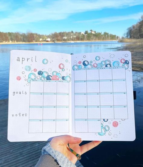 Bullet With E on Instagram: "monthly log for April! 🛁🥳 I’m continuing with the bubbly theme for the monthly log and I’m so happy that you’re liking it!! 🥰 this calendar layout is probably my favorite layout for monthly logs but I would love to try out new and different designs! have an amazing day!! ☁️ - - - #bujo #bulletjournal #monthlyspread #bujoideas #bujoinspo #bujomonthly #bulletjournaladdict #bulletjournalcommunity #bujobeauty #bulletjournallove #bulletjournaling #stationaryaddict #sta Bullet Journal Boxes, Bullet Journal Monthly Calendar, Monthly Bullet Journal Layout, April Bullet Journal, May Bullet Journal, Calendar Themes, Bullet Journal Month, Bullet Journal Monthly Spread, Bullet Journal Ideas Templates