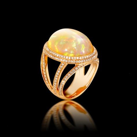 Rainbow Ring, Rainbow Rings, Luxury Jewellery, Classic Jewelry, Diamond Set, Welo Opal, Diamond Jewellery, Fashion Jewellery, High Jewelry