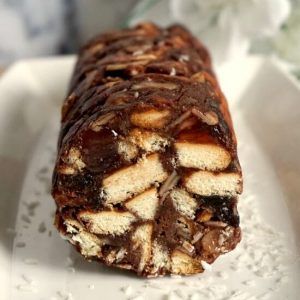 No-Bake Chocolate Salami Chocolate Turkish Delight, Broken Biscuits, Chocolate Salami, Delicious Christmas Desserts, Turkish Desserts, Impressive Desserts, Baking Inspiration, Bake Dessert, Sweet Pie