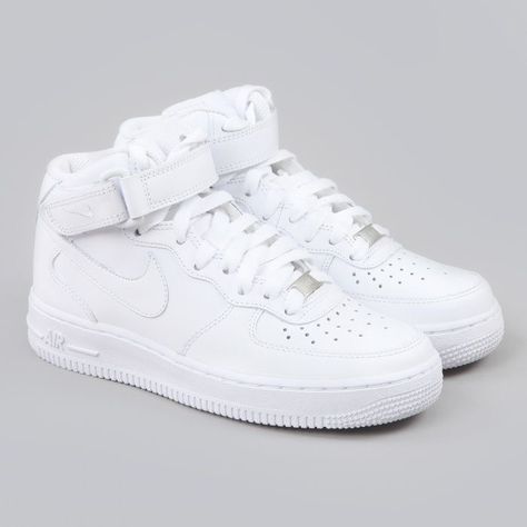 White Nike High Tops, Παπούτσια Nike Free, Nike Shoes High Tops, White Bike, Nike Air Force 1 Mid, Nike Boots, Trendy Shoes Sneakers, Cute Nike Outfits, White Nike Shoes