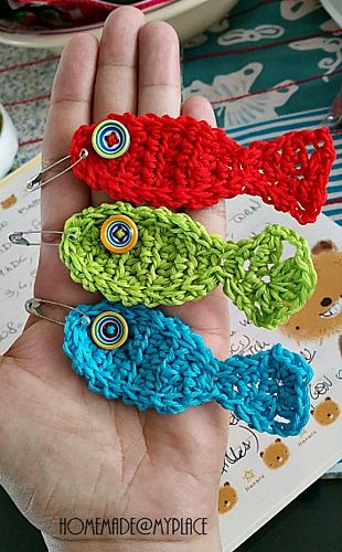 Ravelry: Fool's Day Fish pattern by Alessandra Poggiagliolmi Colourful Fish, Crochet Fish, Fidget Blankets, Fidget Quilt, April Fool's Day, Easy Crochet Projects, Fish Patterns, Crochet Keychain, Crochet Applique