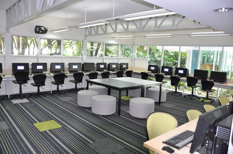 High School Computer Lab, School Computer Room, Computer Lab Design, Lab Setup, Library Computer, Computer Lab Decor, School Computer Lab, Traditional Classroom, Lab Ideas