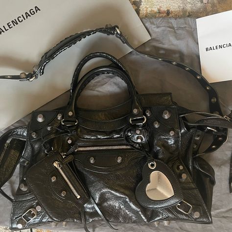 Balanciaga Neo Cagole City Bag Brand New With Tags Dust Bag Shopper Bag Macies City Bag, Telfar Bag Street Style, Street Style Bags, Bag Ideas, City Bag, Balenciaga City Bag, Bag Brand, Shopper Bag, Fall 2024