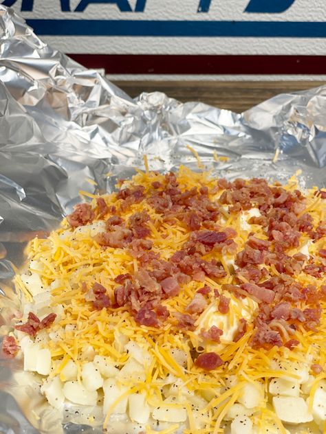 Potatoe Foil Packs, Camping Potatoes Make Ahead, Hobo Potatoes On Grill, Campfire Potatoes Foil, Tinfoil Potatoes On Grill, Foil Packets For The Grill Potatoes, Foil Pack Potatoes On Grill, Potatoes In Foil In Oven, Potatoes On The Grill In Foil