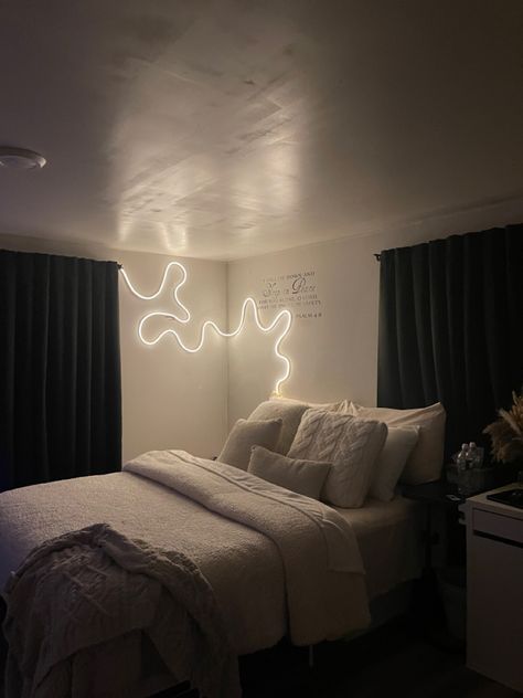 Minimalist Neon Bedroom, Neon Light Headboard, Bedroom Decor For Small Rooms Minimalist, Bedroom Decor Monochrome, Room Ideas Neon Lights, Neon Strip Lights Design, Bedroom Inspirations Neon Lights, Room With No Headboard, Neon Design Interior