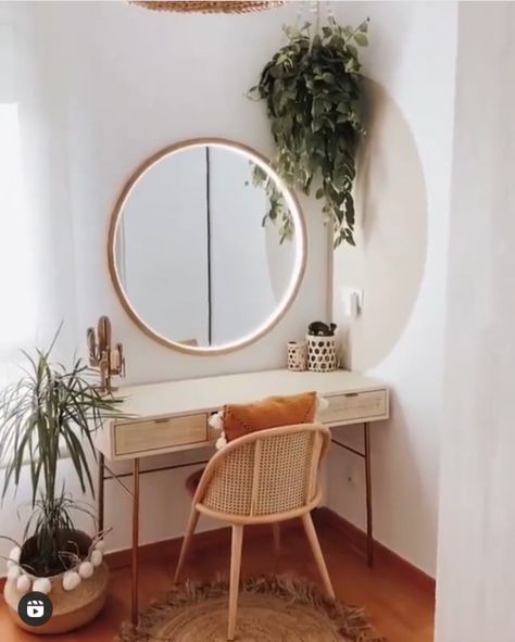 Boho Minimalist Vanity, Small Vanity Ideas Bedroom Boho, Boho Vanity Ideas Bedroom, Boho Bedroom Vanity, Decorations Around Tv, Boho Makeup Room, Boho Vanity Desk, Vanity Ideas Bedroom Boho, Wooden Vanity Bedroom