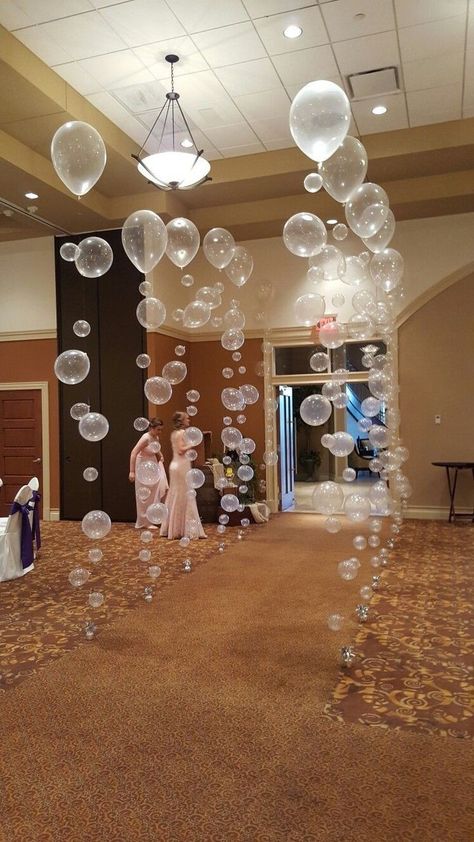 Decoration Evenementielle, Rustic Wedding Decorations, Tafel Decor, School Prom, Bubble Balloons, Christian School, Candy Land, Mermaid Birthday, Diy Wedding Decorations