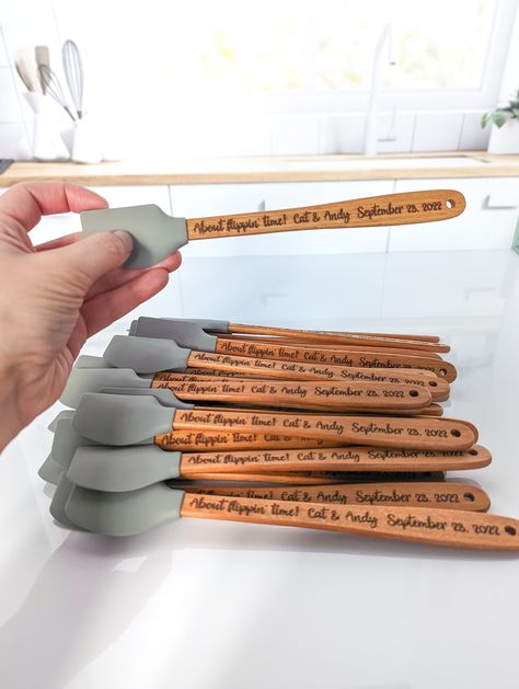 The cutest wedding favors for your guests!  Perfect for a fall wedding! Engrave the memory of your special day in the hearts of your guests with this mini spatula they can use in their own kitchens! Also a unique favor for a bridal shower with a baking or cooking theme.  We can engrave on both sides for the same price, just let us know what text for each side. If you need a specific kind of font or small icon, we can work with you also, just send us a message. Spatulas are approx. 8 inches long Bridal Shower Host Gifts, Good Wedding Favors, Unique Bridal Shower Favors For Guests, Clever Wedding Favors, Unique Wedding Guest Favors, Italian Themed Bridal Shower Favors, Western Bridal Shower Favors, Favors For Bridal Shower Guests, Party Favors For Wedding Guests