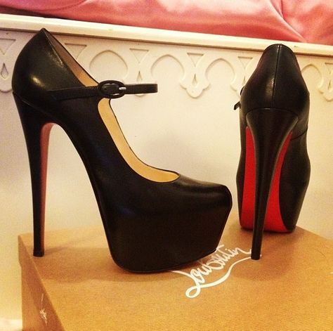 Lubitouns Heels, Aesthetic Heels, Mary Jane Platform Shoes, Louboutin Shoes Heels, Platform Mary Janes, Material Girl, Baddie Hairstyles, Shoe Closet, Black High Heels