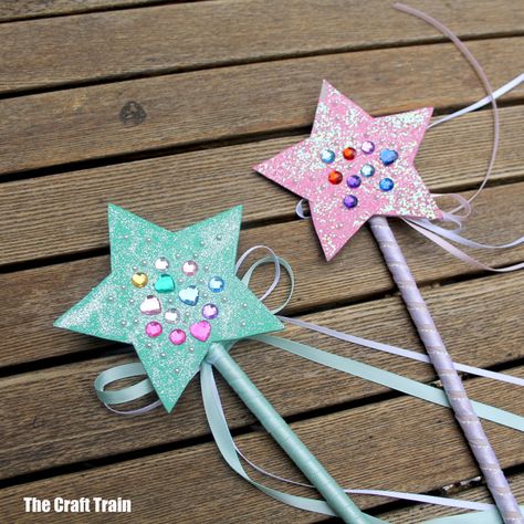 How To Make A Wand Fairy Princesses, Star Wand Craft, Wand Ideas For Shifting, Diy For Kindergarten, Magic Wand Diy, Diy Magic Wand, Magic Wand Craft, Wand Ideas, Wand Craft