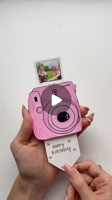 Camera Gift Card, Gift Idea For Boyfriend Birthday, Diy Sweet 16 Gifts, Craft For Birthday Gifts, Birthday Cute Gift Ideas, Polaroid Birthday Card, How To Make Birthday Gift, Best Birthday Card Ideas, Gamer Boyfriend Gifts Diy