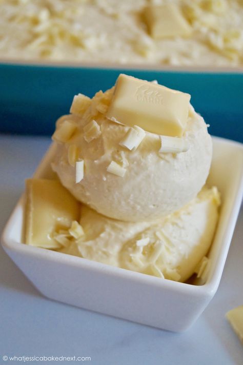 Homemade White Chocolate, Ice Cream Easy, White Chocolate Ice Cream, Chocolate Ice Cream Recipe, Three Ingredient Recipes, White Chocolate Recipes, Easy Ice Cream Recipe, Ice Cream Freezer, Ice Cream Maker Recipes